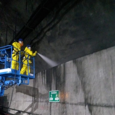 Lavagem com Bomba de Alta Pressão